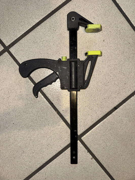 🔧 Patte de serre-joint – Réparation sur mesure
