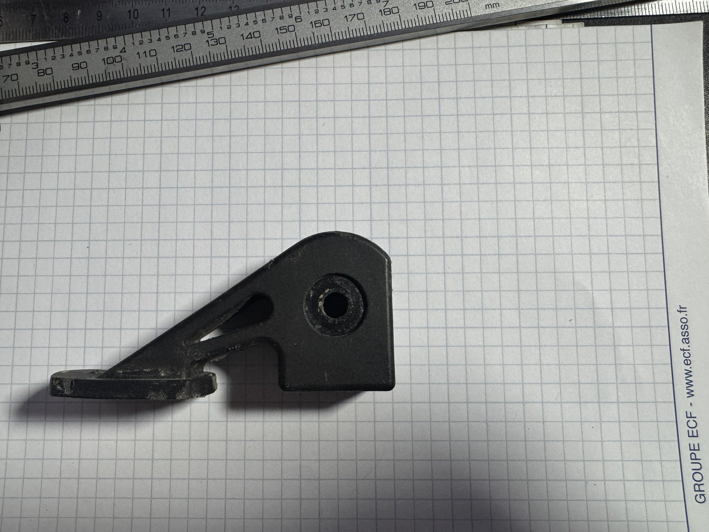 🔧 Patte de serre-joint – Réparation sur mesure